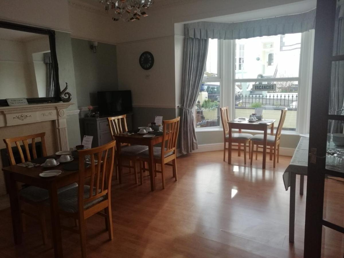 No 6 Quality Guesthouse 兰迪德诺 外观 照片