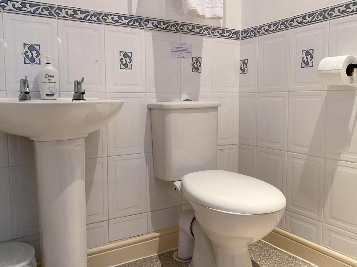 No 6 Quality Guesthouse 兰迪德诺 外观 照片